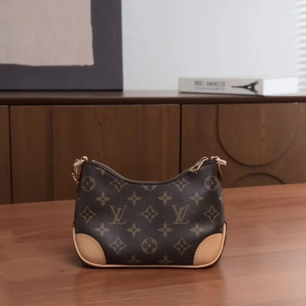 Louis Vuitton Women Pre-Loved Bag Very Good Condition
